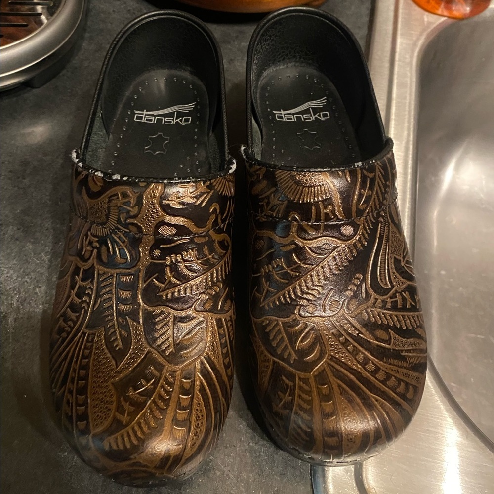 DANSKO CLOGS SIZE 36 GREAT CONDITION